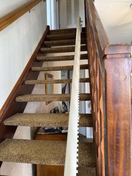 Fourniture et installation de siège monte escaliers droit ou tournant reconditionnée à Valence