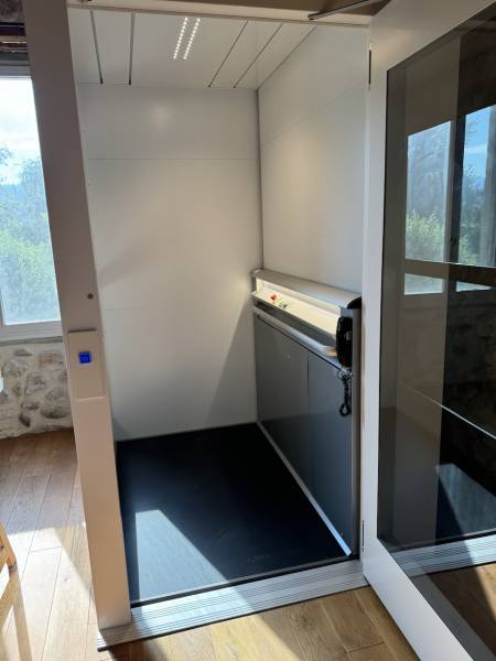 Installation d’un Ascenseur Privatif Kalea sur mesure