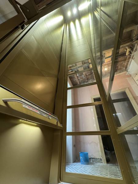 Installation d'un élévateur PMR vertical à Bourg Saint Andeol