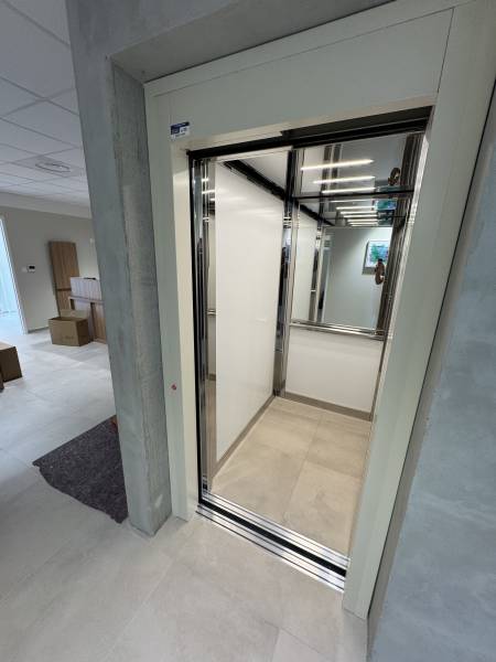 Installation d'un élévateur PMR EP ELFO XL à Saint Paul Trois Châteaux