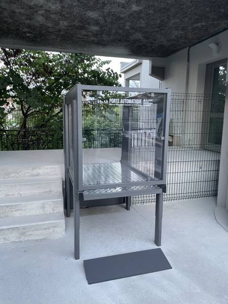 Installation d’un Élévateur pour personnes à mobilité réduite (EPMR) EASYLIFT pour l’accessibilité de la Maison de Santé à Malataverne