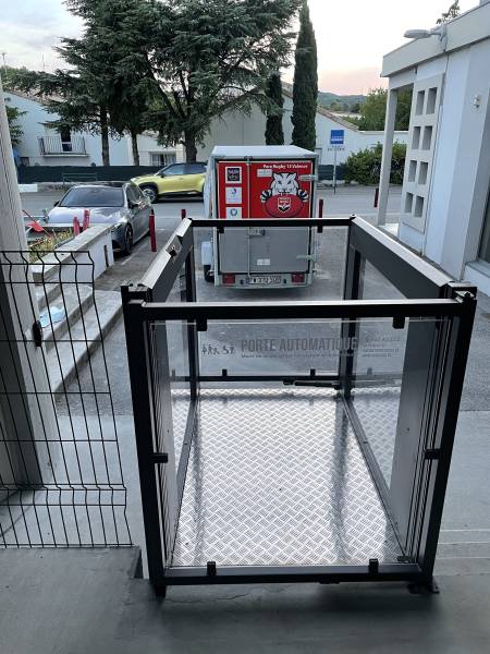 Installation d’un Élévateur pour personnes à mobilité réduite (EPMR) EASYLIFT pour l’accessibilité de la Maison de Santé à Malataverne