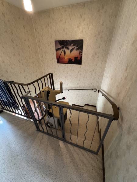 Installation d'un monte escaliers HANDICARE Freecurve à Valence