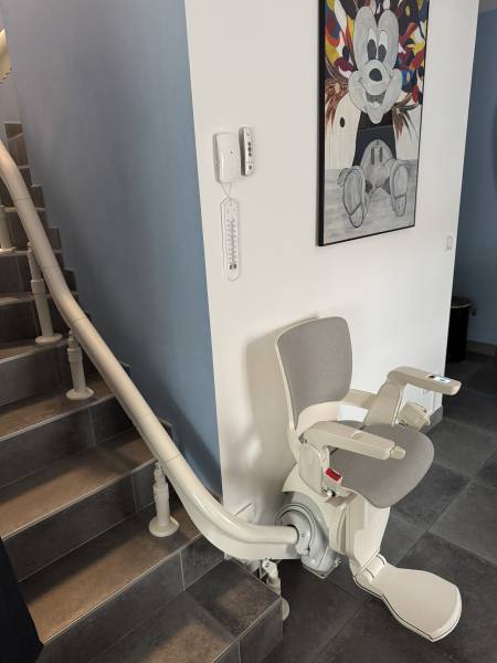 Installation d’un monte-escalier OTOLIFT Smart 6020 à Tain l'Hermitage dans la Drôme